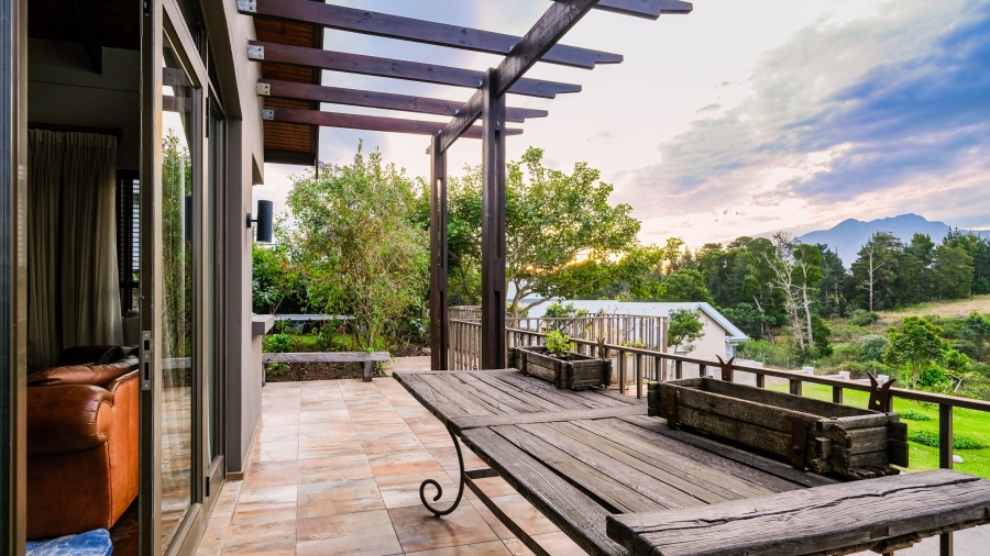 5 Bedroom Property for Sale in Kraaibosch Manor Western Cape